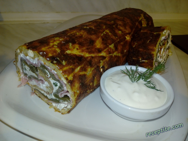 Снимки към Руло от тиквички с плънка