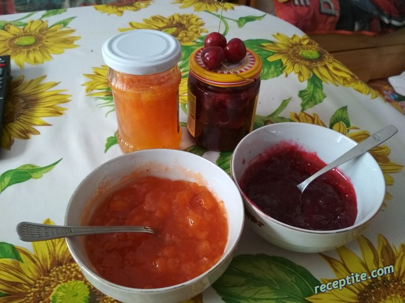Снимки към Златен кайсиев конфитюр