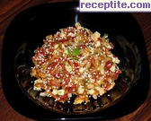 снимка 1 към рецепта Зимна салата с печени чушки, орехи и кашкавал