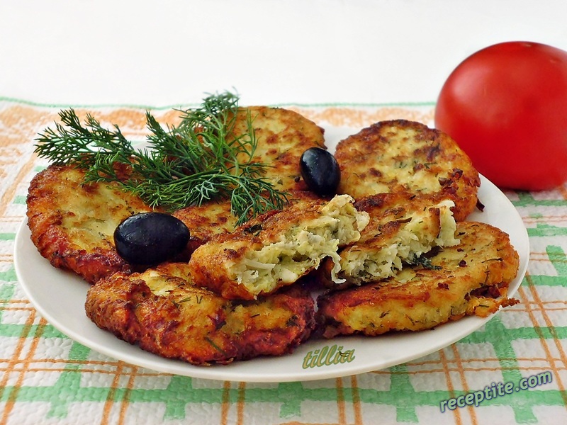 Снимки към Кюфтета от тиквички и сурови картофи