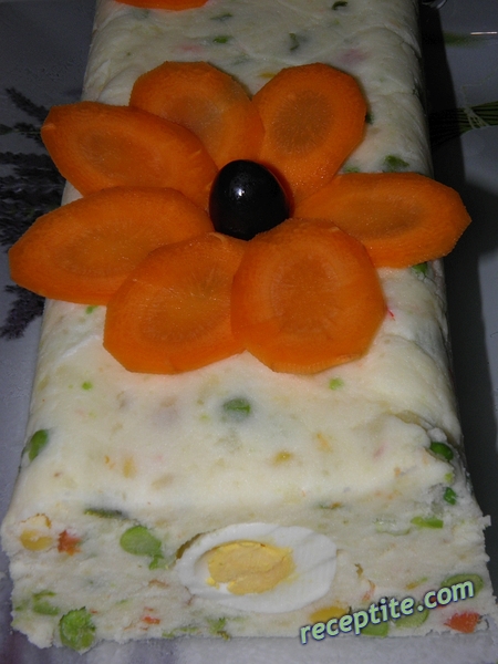 Снимки към Картофено руло с варени яйца и зеленчуци