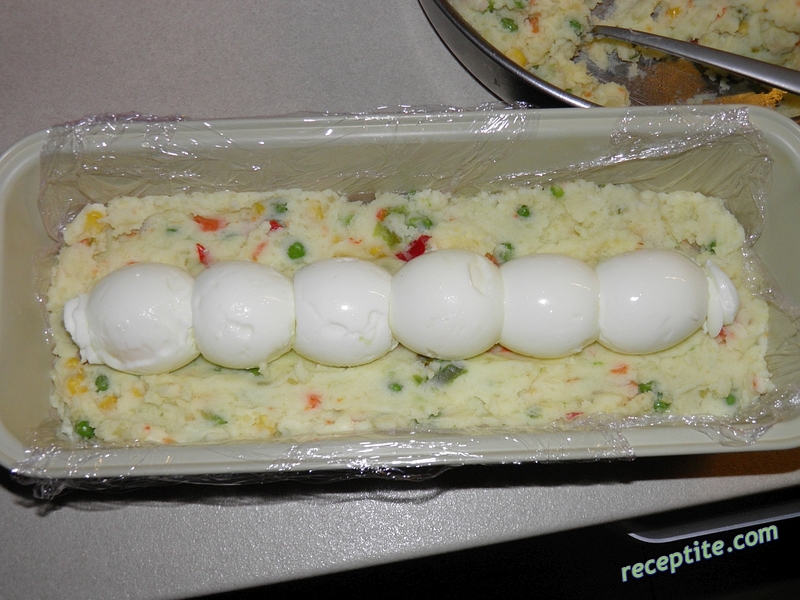 Снимки към Картофено руло с варени яйца и зеленчуци