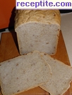 Типов хляб с орехи и чесън в машина за хляб