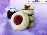 снимка 1 към рецепта Чийзкейк бисквити с малиново сладко
