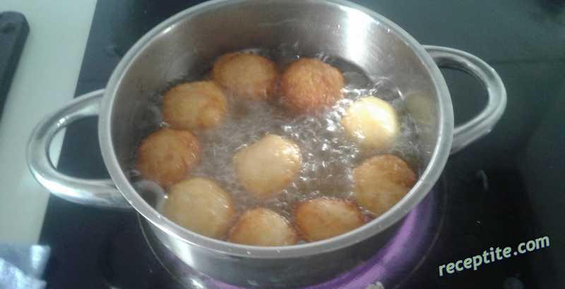 Снимки към Пържени картофени топчета