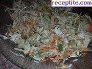 снимка 8 към рецепта Зелева салата с ябълки и моркови