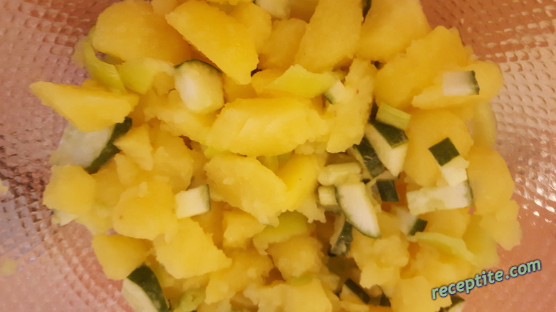 Снимки към Картофена салата с краставица и зелена чушка