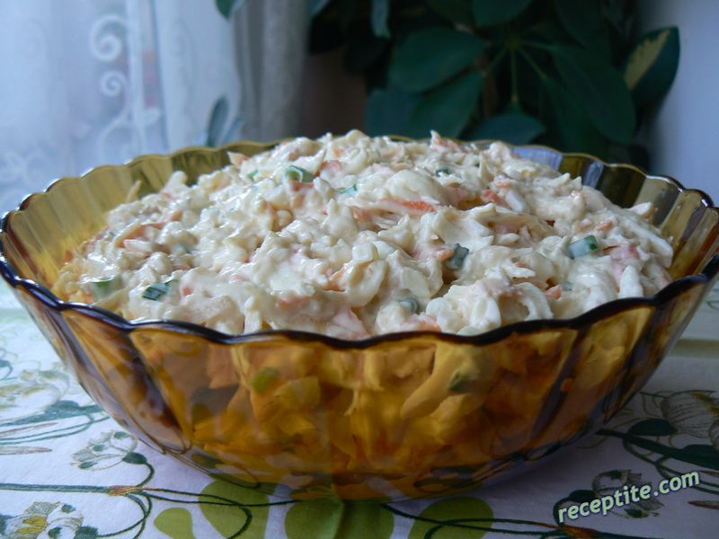 Снимки към Салата с целина, морков и варено яйце