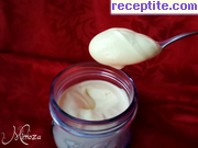 снимка 2 към рецепта Майонеза с цедено кисело мляко