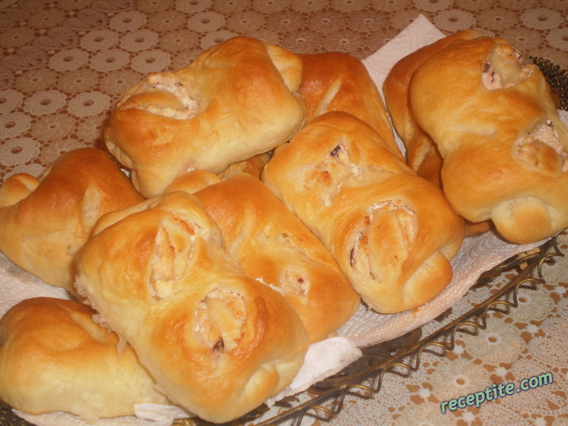 Снимки към Пухкави хлебчета със сирене, маслини и зехтин