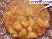 снимка 4 към рецепта Яхния с тиквички, картофи и грах