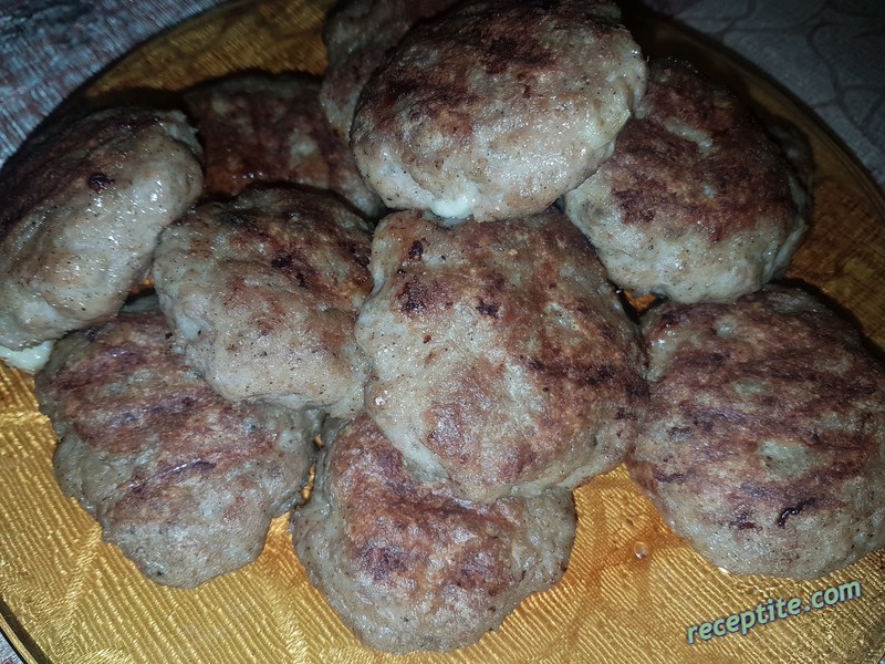 Снимки към Татарски кюфтета на скара