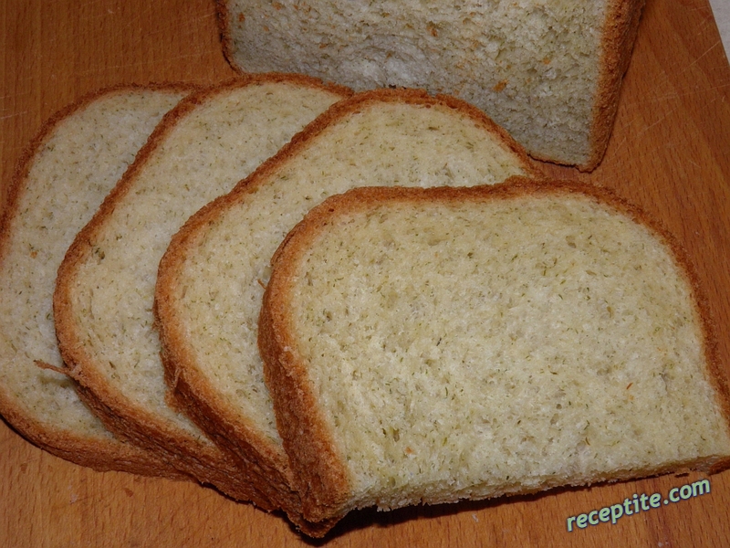 Снимки към Хляб с копър в домашна хлебопекарна