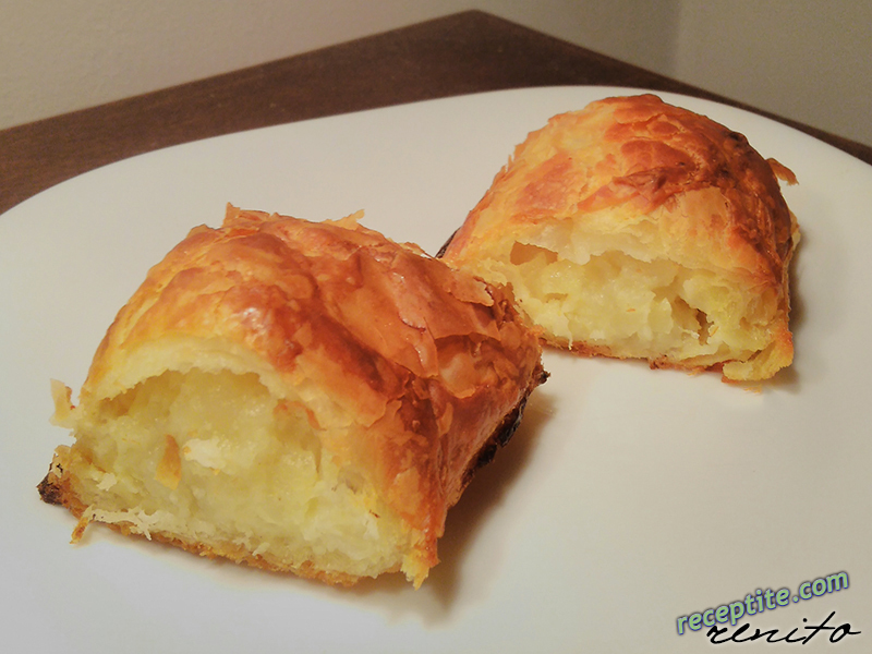 Снимки към Турски картофени банички с готови кори