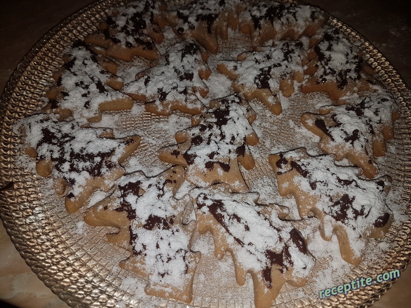 Снимки към Елхички от медено тесто