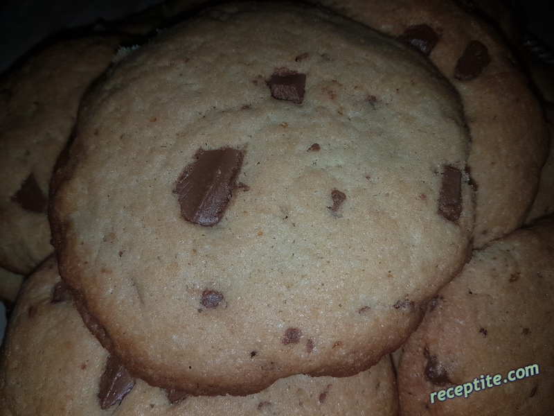 Снимки към Американски бисквити с шоколад Cookies