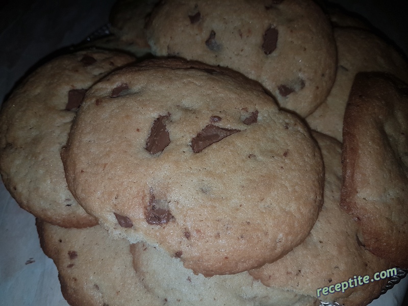 Снимки към Американски бисквити с шоколад Cookies