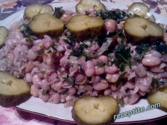 Снимки към Боб с орехи