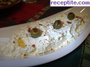 снимка 1 към рецепта Каймак със свежо сирене и яйца