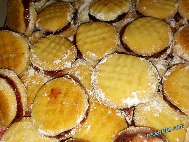Снимки към Меки коледни масленки със сладко от боровинки