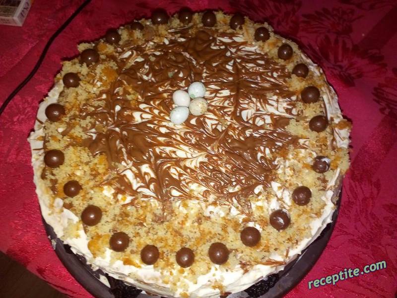 Снимки към Торта с течен шоколад и готови блатове