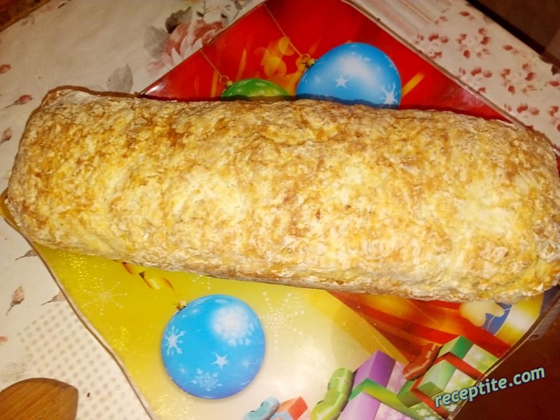 Снимки към Коледен щолен с шоколад и много ядки