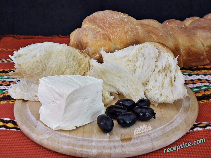 Снимки към Хляб с течна сметана и прясно мляко