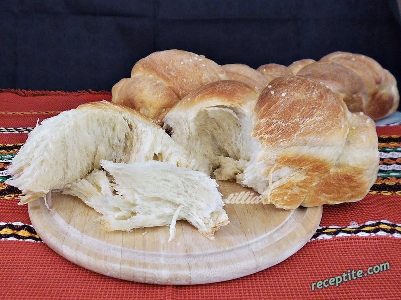 Снимки към Хляб с течна сметана и прясно мляко
