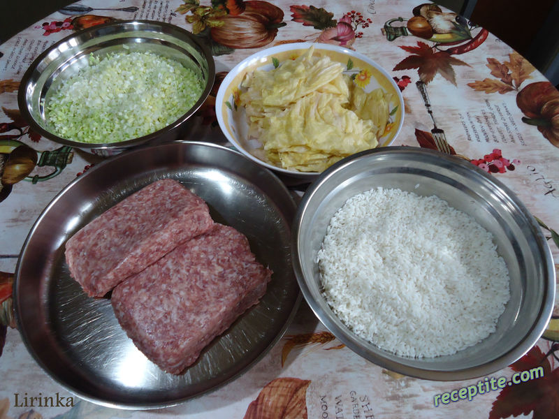 Снимки към Сарми с кисело зеле
