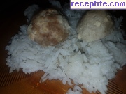 Варени кюфтенцата върху ориз