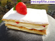 снимка 1 към рецепта Милфьой с крем с бял шоколад и ягоди