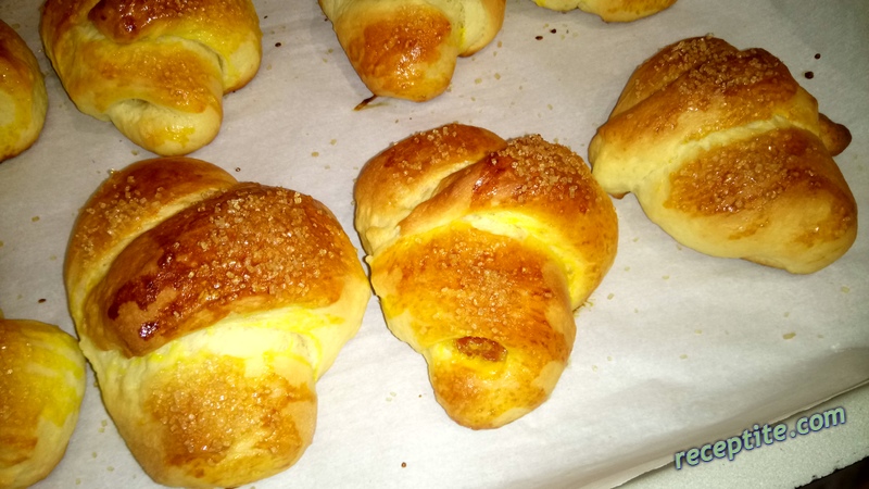 Снимки към Козунак и козуначни кифлички