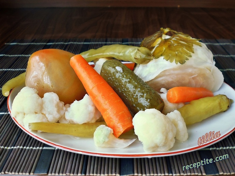 Снимки към Сурова туршия