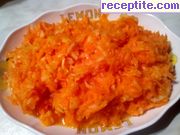 снимка 3 към рецепта Салата *Витаминоза* от моркови и ябълки