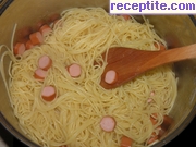снимка 4 към рецепта Спагети с майонеза и кренвирши