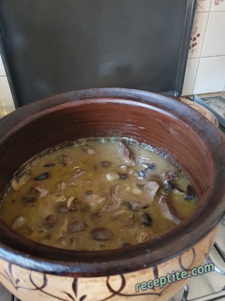 Снимки към Агнешко месо със сос от кафяви печурки