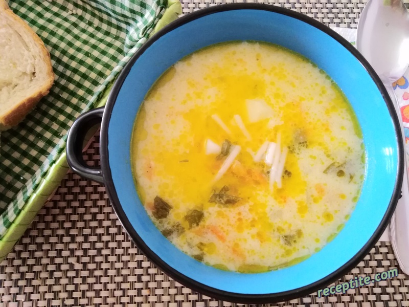 Снимки към Пилешка супа с фиде, картофи и застройка