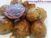 снимка 3 към рецепта Пресни картофи с чесън и копър на фурна