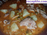 снимка 5 към рецепта Свинско с грах и картофи