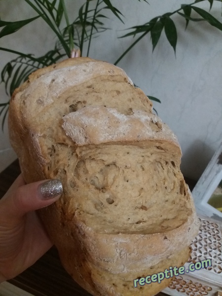 Снимки към Хляб в домашна хлебопекарна
