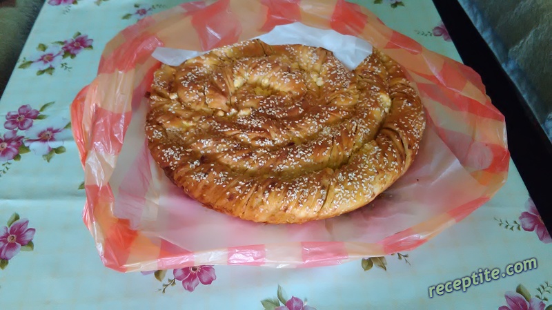 Снимки към Усукан тутманик