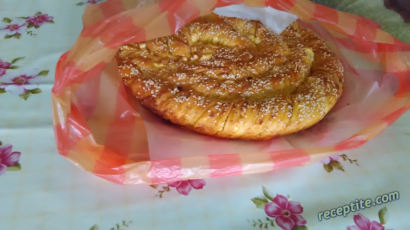 Снимки към Усукан тутманик