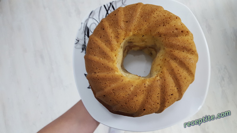 Снимки към Кекс с прясно мляко и какао