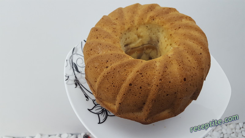 Снимки към Кекс с прясно мляко и какао