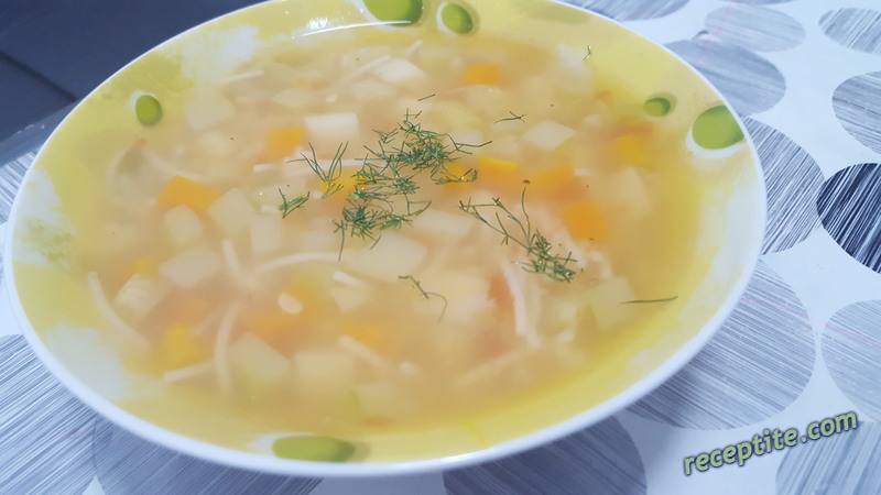 Снимки към Лятна супа с тиквички, картоф и морков