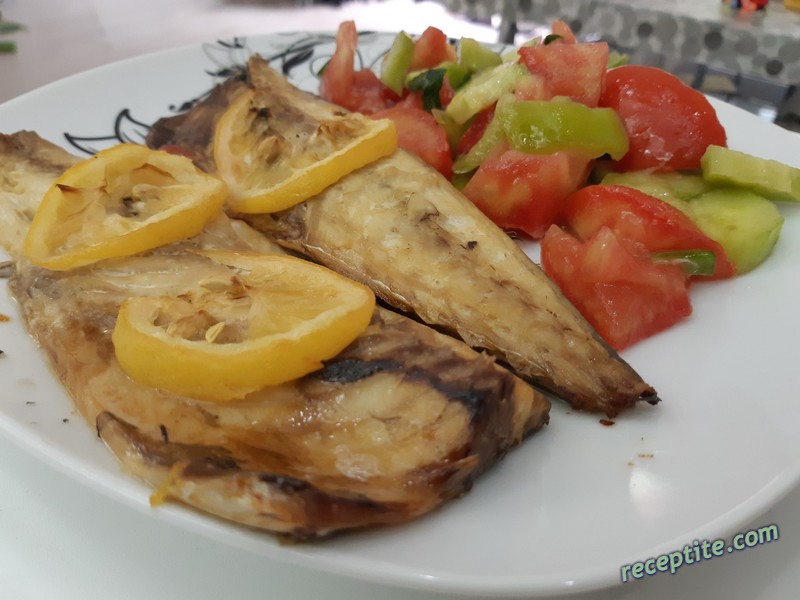Снимки към Печена скумрия на фурна с лимон