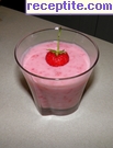 снимка 3 към рецепта Крем от ягоди с кисело мляко