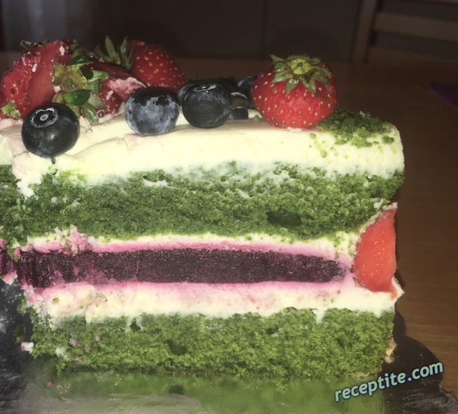 Снимки към Спаначена торта с маскарпоне и ягоди