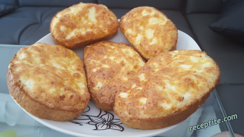 Снимки към Филийки със сирене и яйце