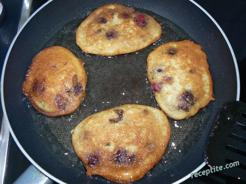 Снимки към Мини палачинки с череши